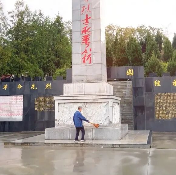 69岁大爷急了！“帮我调一下电视嘛，看直播……”