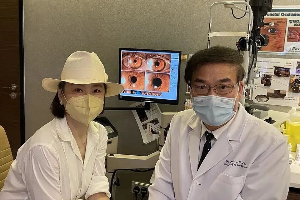 上体育课打羽毛球眼球被击破，上海一高中生将同学和学校告上法院……判了→