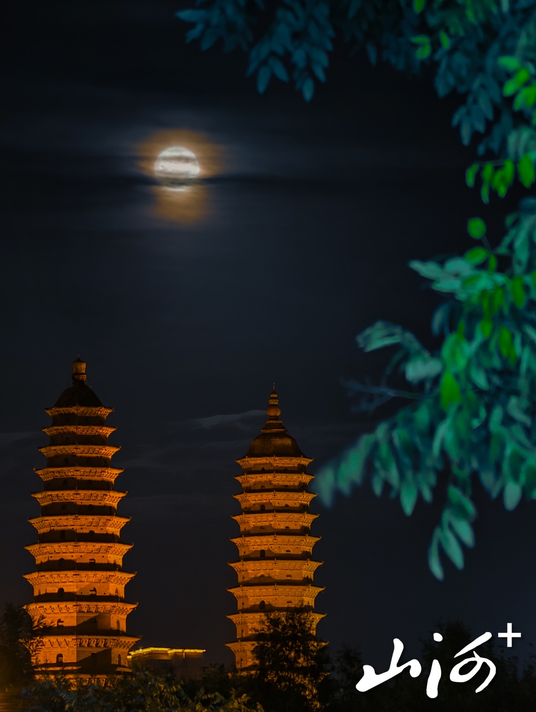 刷屏山西人朋友圈！“红月亮”高清大图来了