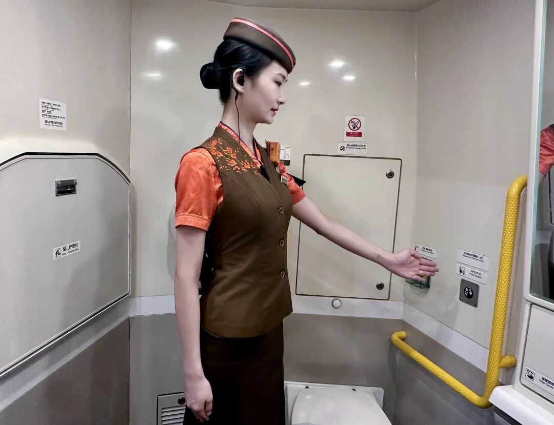 高铁列车的“门”道，你了解多少？