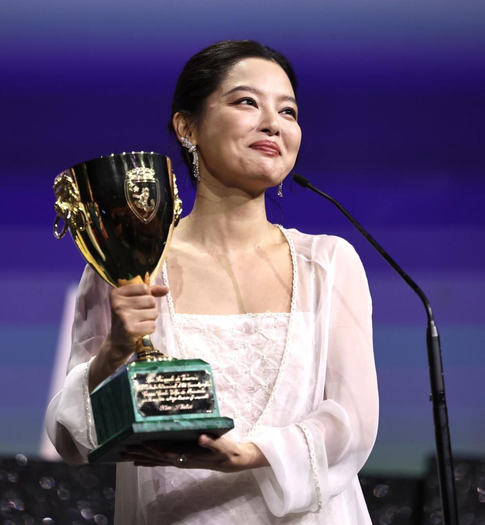 辛芷蕾夺得威尼斯电影节最佳女演员奖