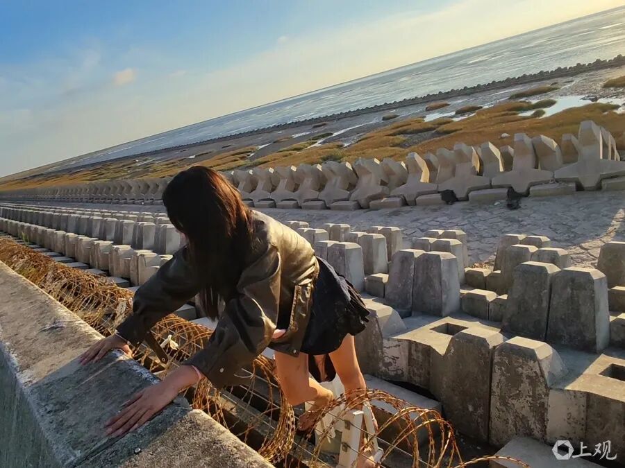 每年都有意外死亡！上海官方明令禁止，仍有人冒险闯入，女孩衣服划破也不顾…