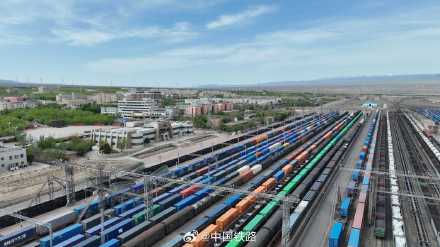 阿拉山口国境站今年通行中欧班列超5000列