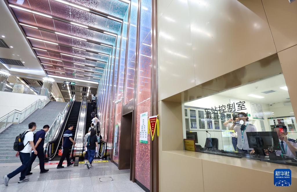 河北石家庄：地铁建设跑出“加速度” 市民出行递增“幸福感”