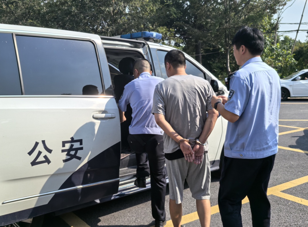 刑拘！海宁一男子喝酒后，爱车“智驾”将他送到了交警面前……