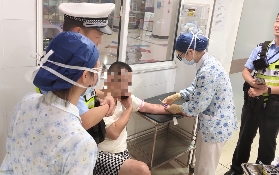 刑拘！海宁一男子喝酒后，爱车“智驾”将他送到了交警面前……