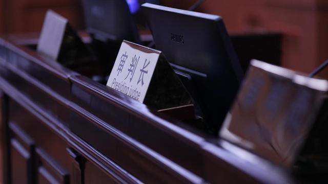 租“宝马”车故意制造剐蹭再敲诈，这两人被判刑！