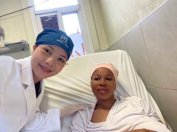 中国援赤道几内亚医疗队守护母婴平安 中国援赤道几内亚医疗队守护母婴平安