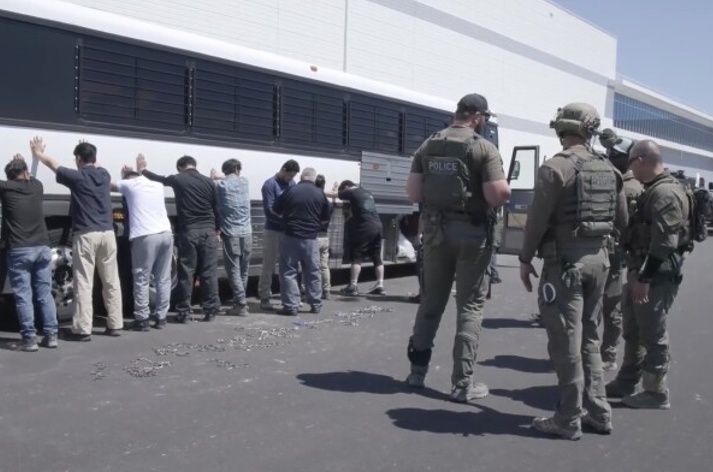 韩媒：最新民调显示，近六成韩国受访者对美国突击抓捕300多名韩公民感到失望