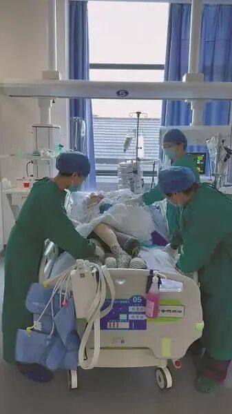 家常生腌蟹撂倒一家三口，专家教你如何预防生腌海鲜中毒