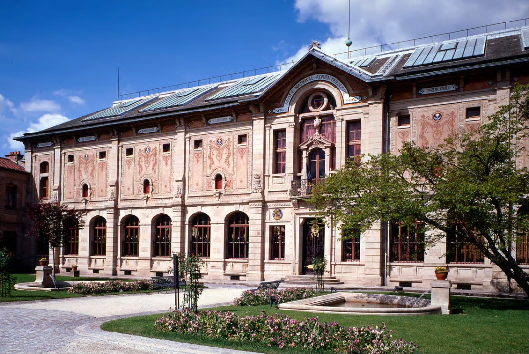 三件国宝级中国瓷器在法国被盗，窃贼仅用5分钟