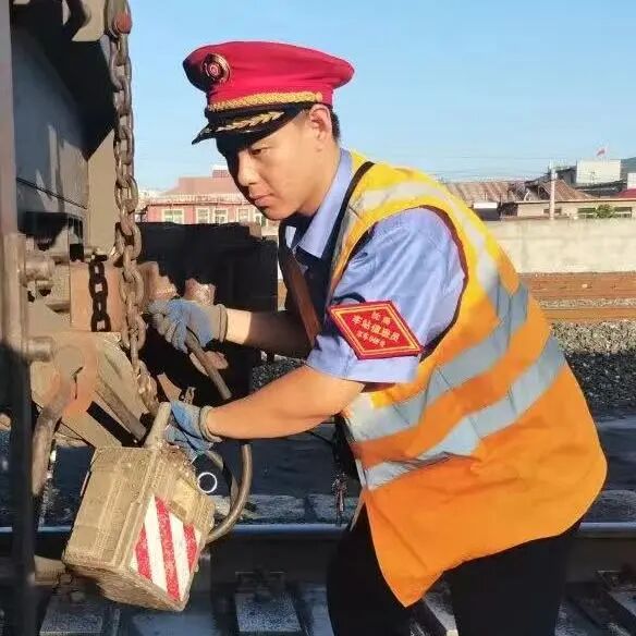 “00后”小伙当师傅了？有的比徒弟小30岁！