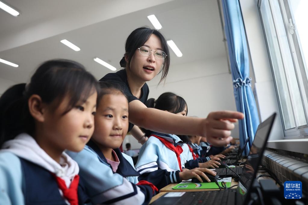 科技赋能乡村教育 AI拥抱美好未来