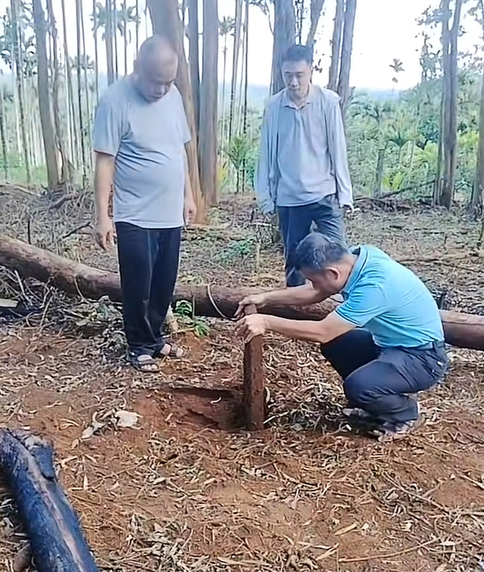 海南一村民发现1951年牺牲山东烈士“于成久”墓碑,两地正积极对接,名字尚存差异 海南一村民发现1951年牺牲山东烈士“于成久”墓碑,两地正积极对接,名字尚存差异