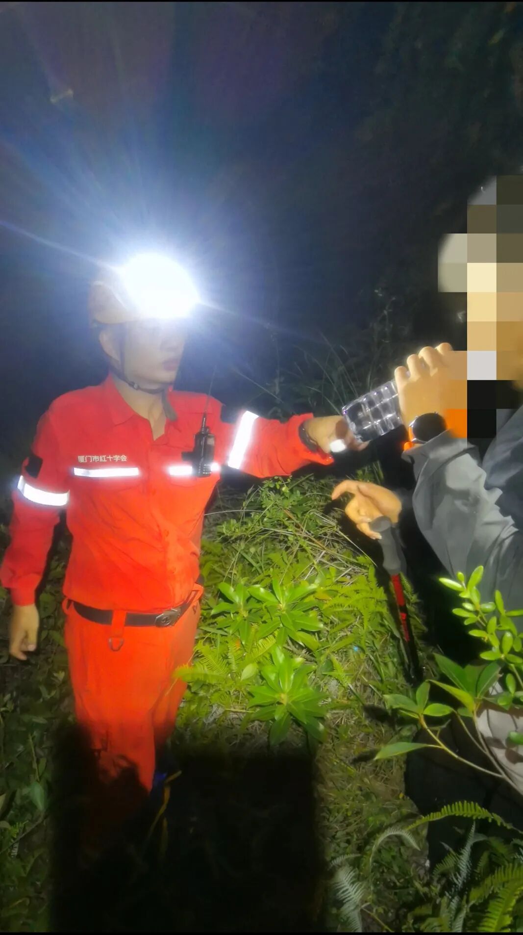 事发厦门！“95后”男子登山被困，绝望中交代银行卡密码……