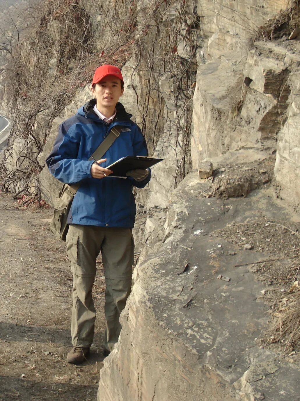星辰闪耀时 | “为岩石立小传”：在科普的土壤中深耕地质情怀