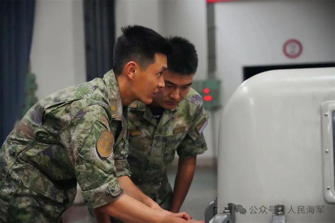 火遍全网的阅兵“最美微笑”，后续来了！