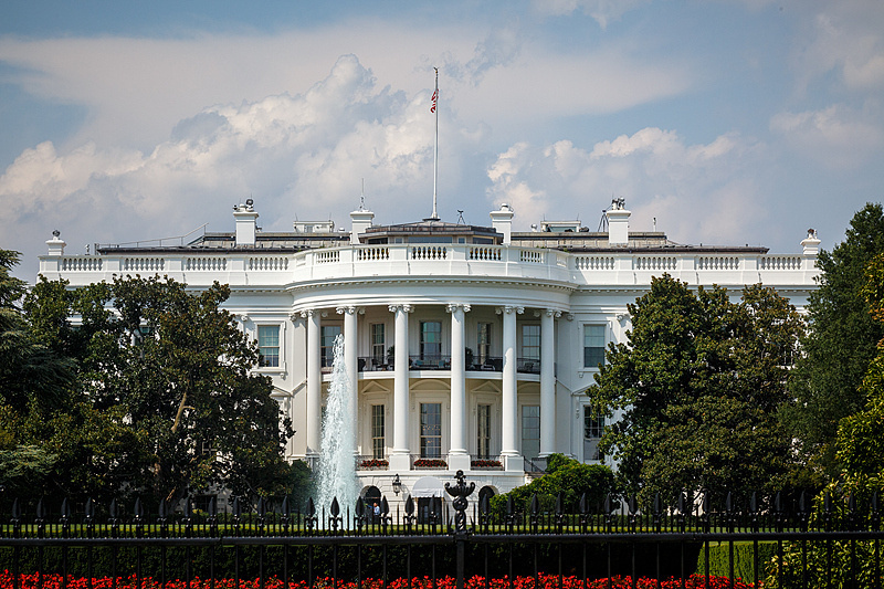 被解雇FBI官员起诉特朗普政府 称“遭报复” 被解雇FBI官员起诉特朗普政府 称“遭报复”