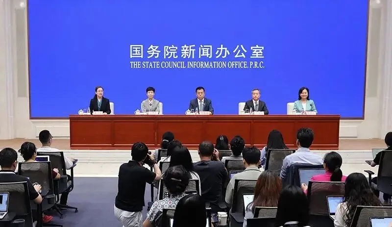 国家卫健委：今年将推出适龄女生HPV疫苗接种服务，并将HPV疫苗纳入国家免疫规划