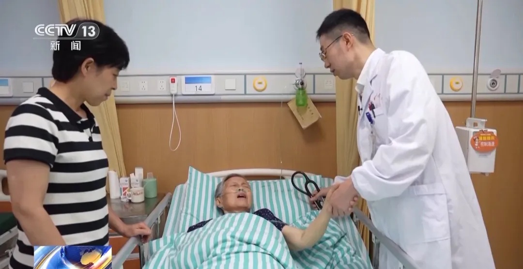 剧烈咳嗽、呼吸困难!一场雷雨天气过后,多人挤爆医院急诊科 剧烈咳嗽、呼吸困难!一场雷雨天气过后,多人挤爆医院急诊科