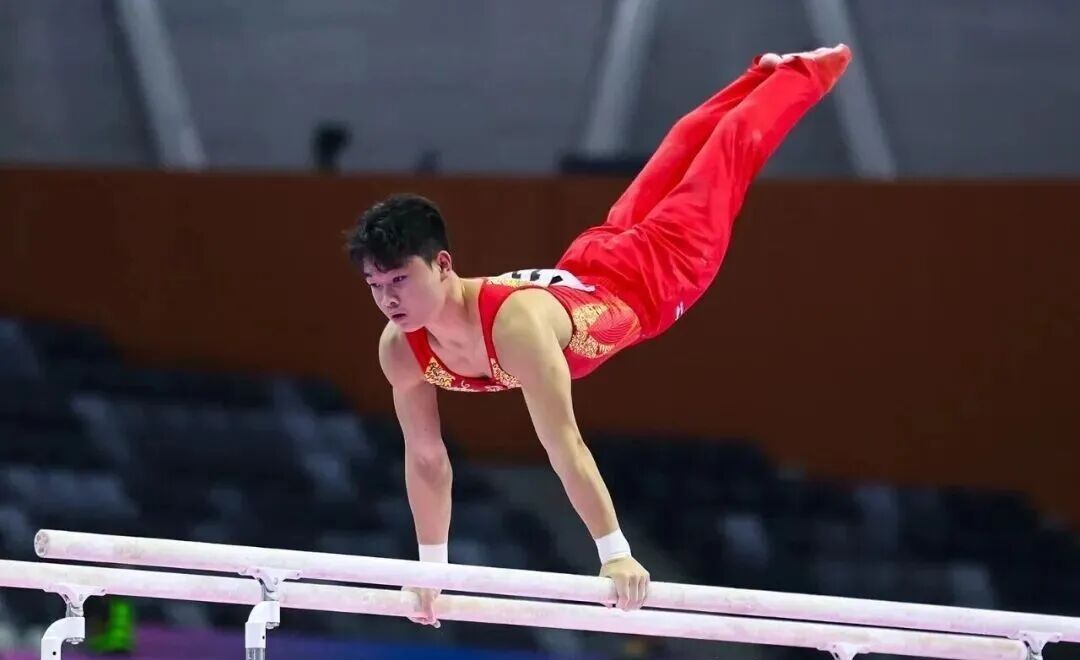 广西小将杨兰斌、郑宝森拿下十五运体操青年组男子个人全能赛金银牌