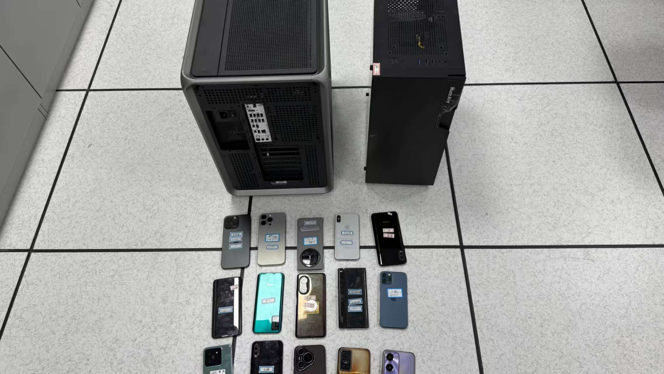 房产公司职工出售客户信息逾万条 31人涉嫌犯罪落网