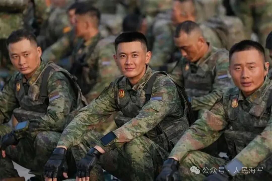 火遍全网的阅兵“最美微笑”，后续来了！