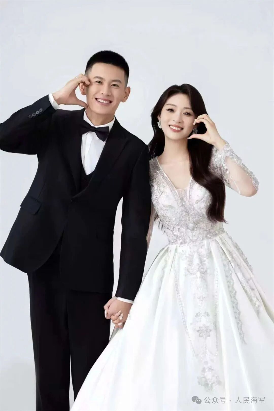 火遍全网的阅兵“最美微笑”，后续来了！