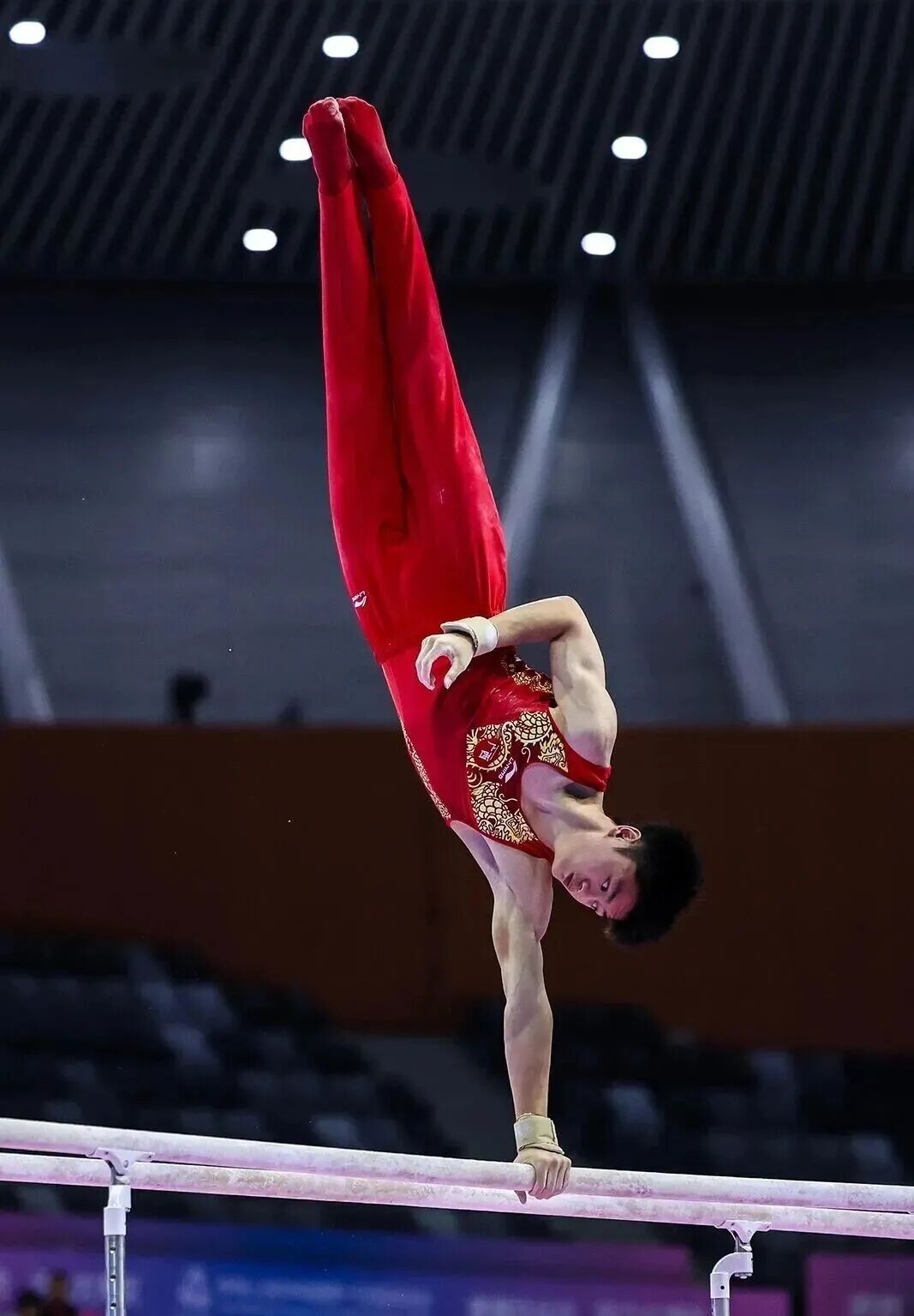 广西小将杨兰斌、郑宝森拿下十五运体操青年组男子个人全能赛金银牌