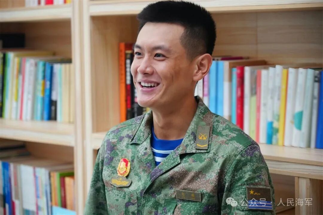 火遍全网的阅兵“最美微笑”，后续来了！