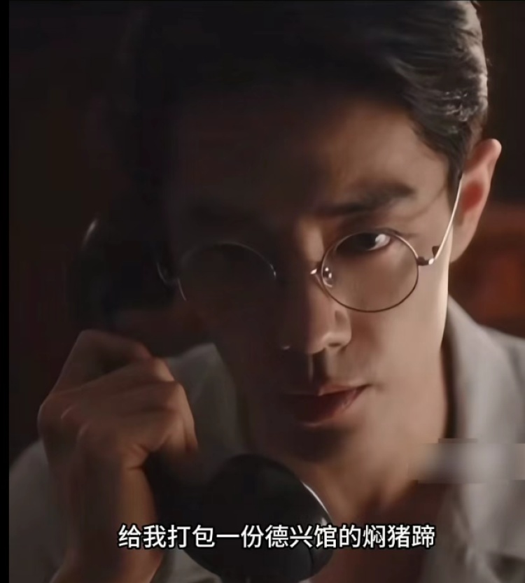 “肖战同款”在上海爆火，销量狂翻好几番！现场有粉丝说：我来这里好几年了