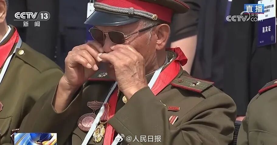 他们再次听到国歌！3500面五星红旗，伴英雄回家