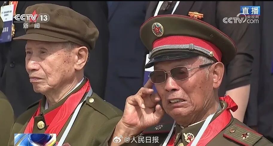 他们再次听到国歌！3500面五星红旗，伴英雄回家