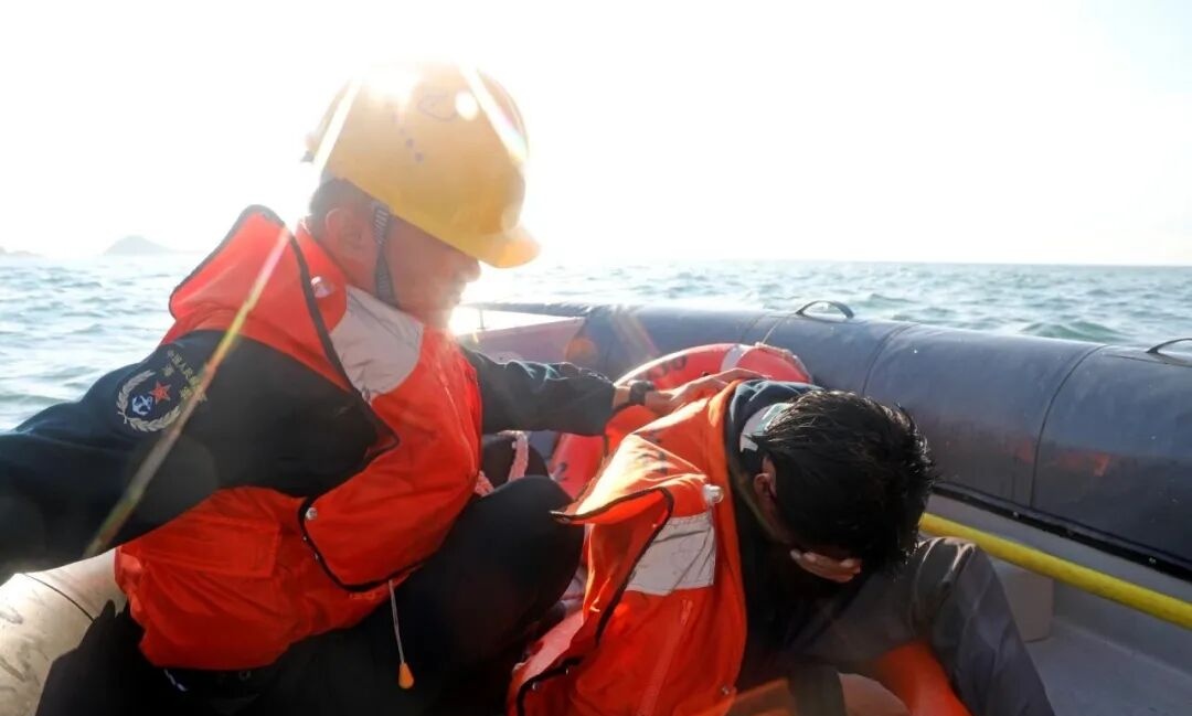 成功营救！这次是军舰