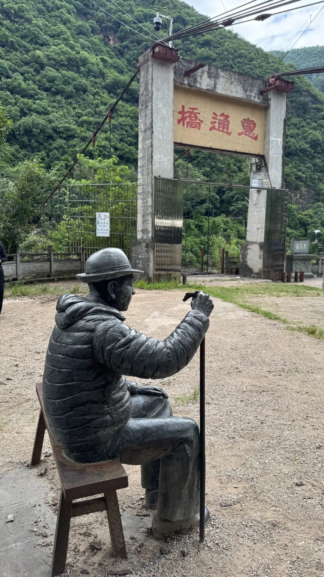 这条路上，方向盘就是他们的“武器”！