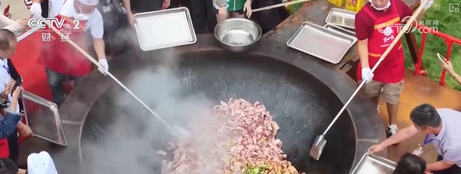 特色文旅IP“美食宴”带火县域秋日经济 全季候、多元化体验激活消费新活力 特色文旅IP“美食宴”带火县域秋日经济 全季候、多元化体验激活消费新活力