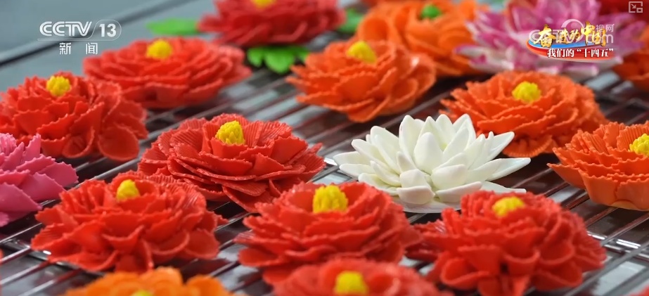 传统年馍玩转“72变”！舌尖上的美食、指尖上的艺术撬动亿元大市场