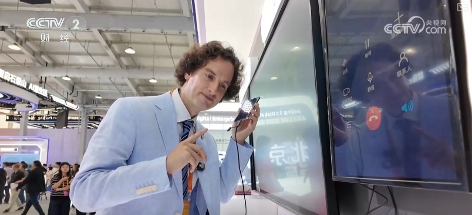 “同声传译”“超级SIM卡”“一键退税” 新体验推升入境游持续“热力爆表”