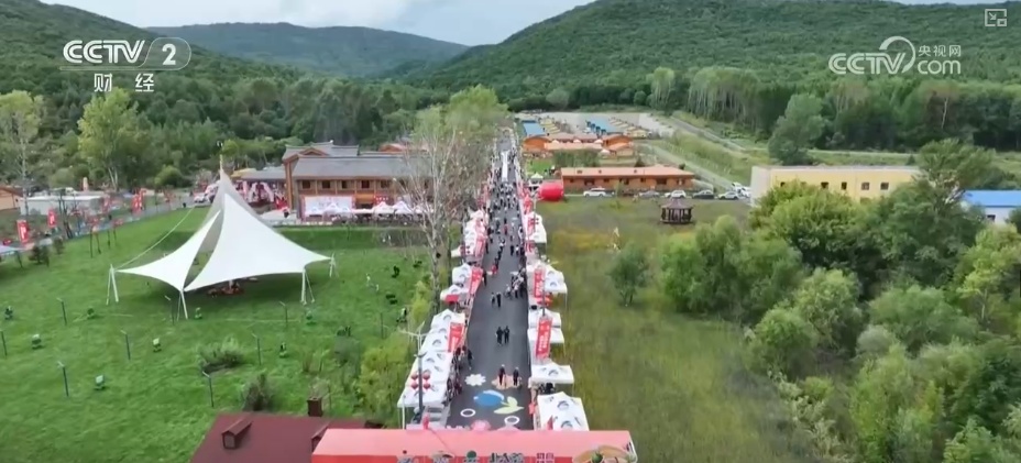 特色文旅IP“美食宴”带火县域秋日经济 全季候、多元化体验激活消费新活力 特色文旅IP“美食宴”带火县域秋日经济 全季候、多元化体验激活消费新活力