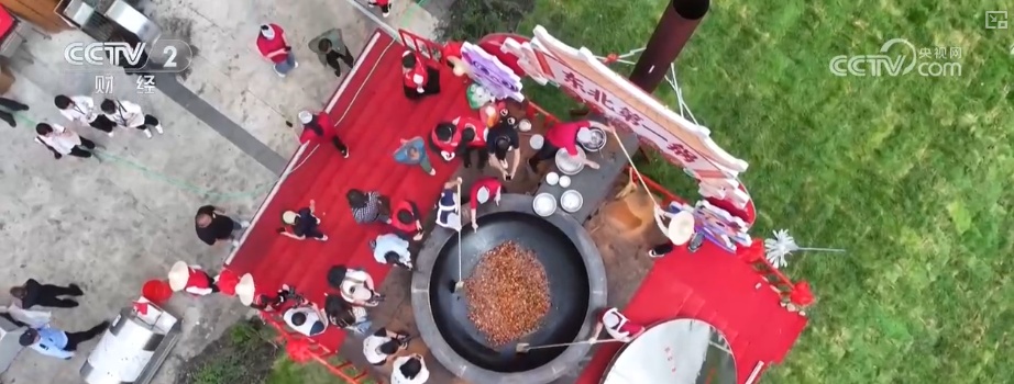 特色文旅IP“美食宴”带火县域秋日经济 全季候、多元化体验激活消费新活力 特色文旅IP“美食宴”带火县域秋日经济 全季候、多元化体验激活消费新活力