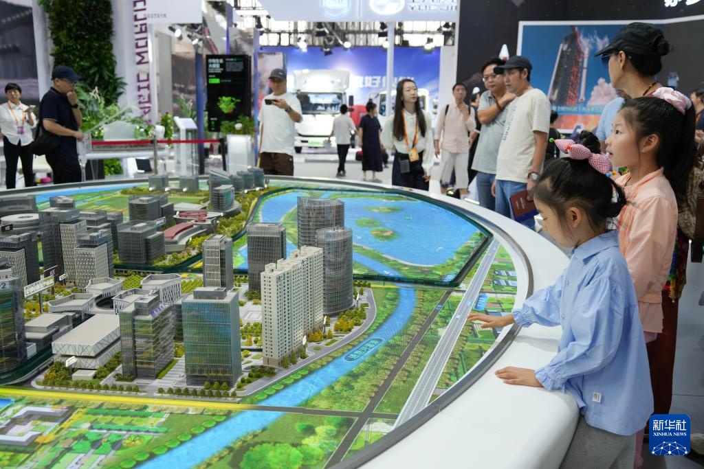 新华全媒+丨2025年服贸会迎来公众开放日-今日头条-手机光明网