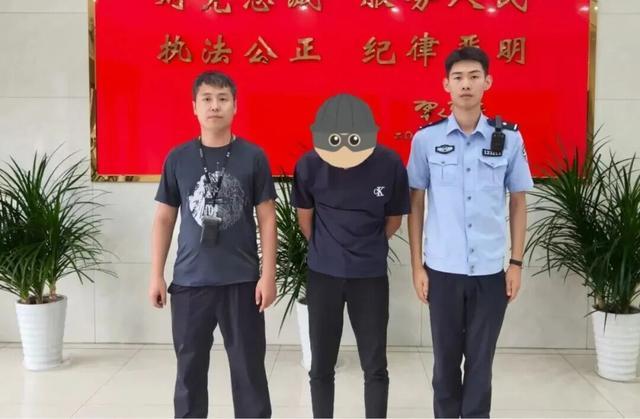 暴力踹门盗窃！只为换个手机？