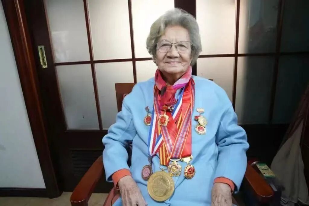 痛悼！“国民奶奶”去世！《孽债》《情深深雨濛濛》《蜗居》……留下无数经典作品