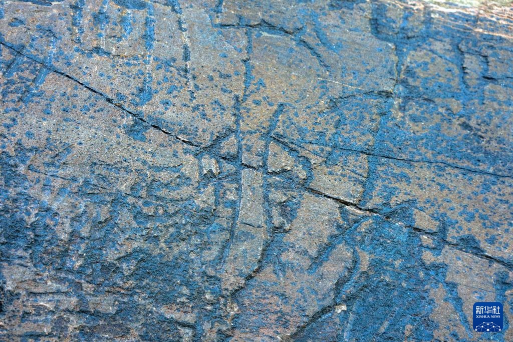 青海发现秦代石刻 定名“尕日塘秦刻石” 青海发现秦代石刻 定名“尕日塘秦刻石”