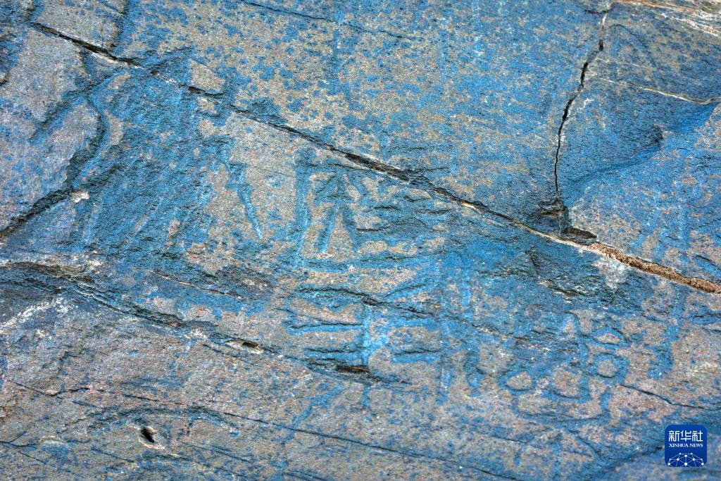 青海发现秦代石刻 定名“尕日塘秦刻石” 青海发现秦代石刻 定名“尕日塘秦刻石”