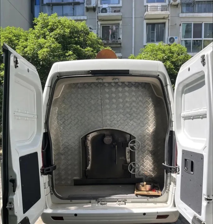 火化车开进小区？遗体告别、骨灰寄存…这种需求在上海激增，从业者直言→