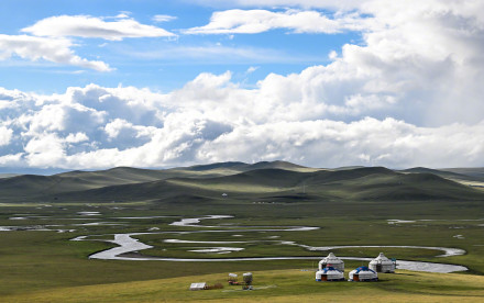 收藏！初秋草原养眼壁纸上新