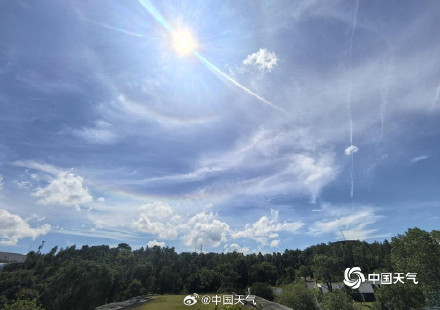 惊喜加倍！广东翁源日晕和环地平弧同框