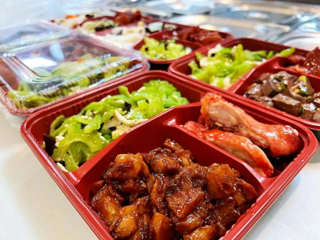 卖不完直接扔，看得心疼！上海网红面包店做法引热议，10元“盲盒晚餐”学一下？