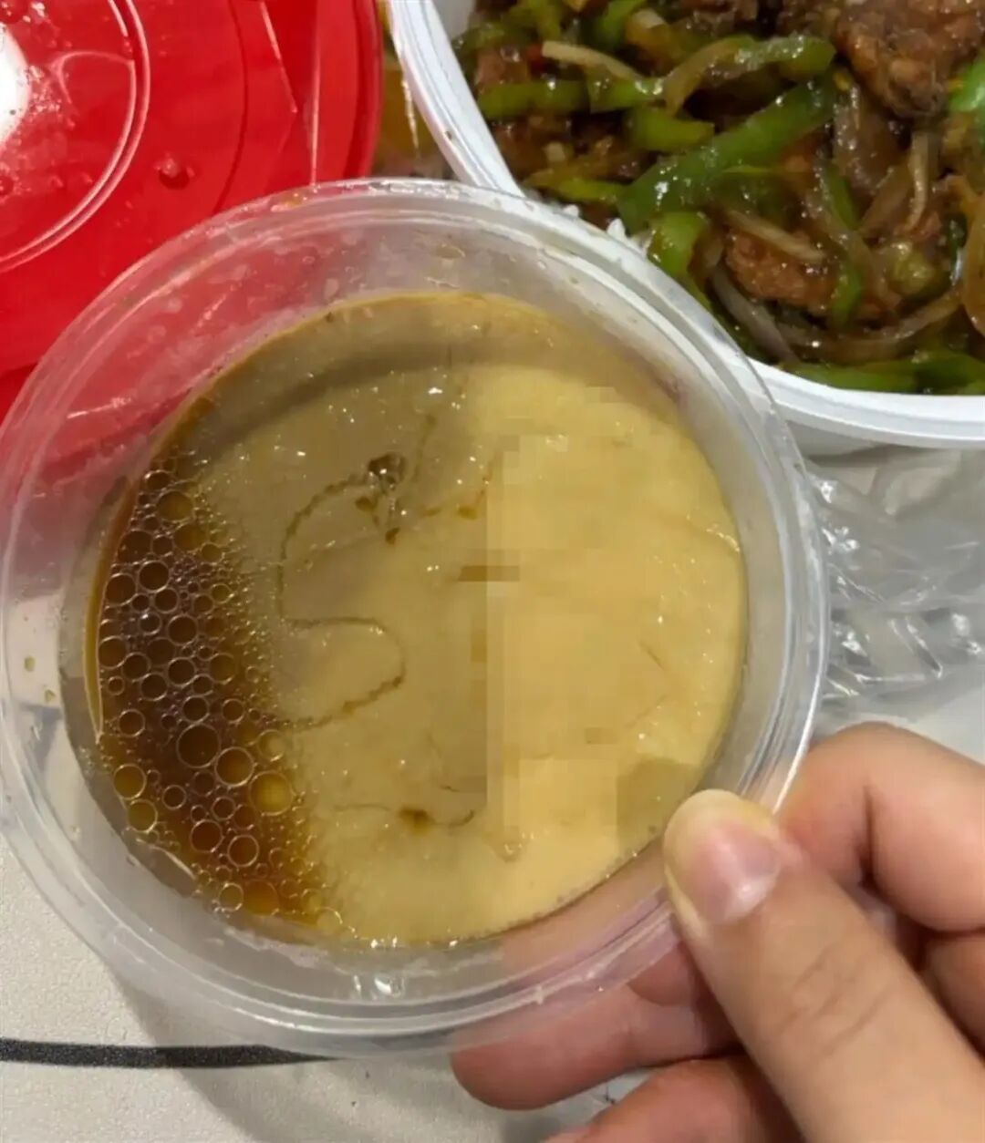 气炸！沪一女子点11.8元的外卖，菜品上竟有侮辱字眼！品牌方紧急致歉